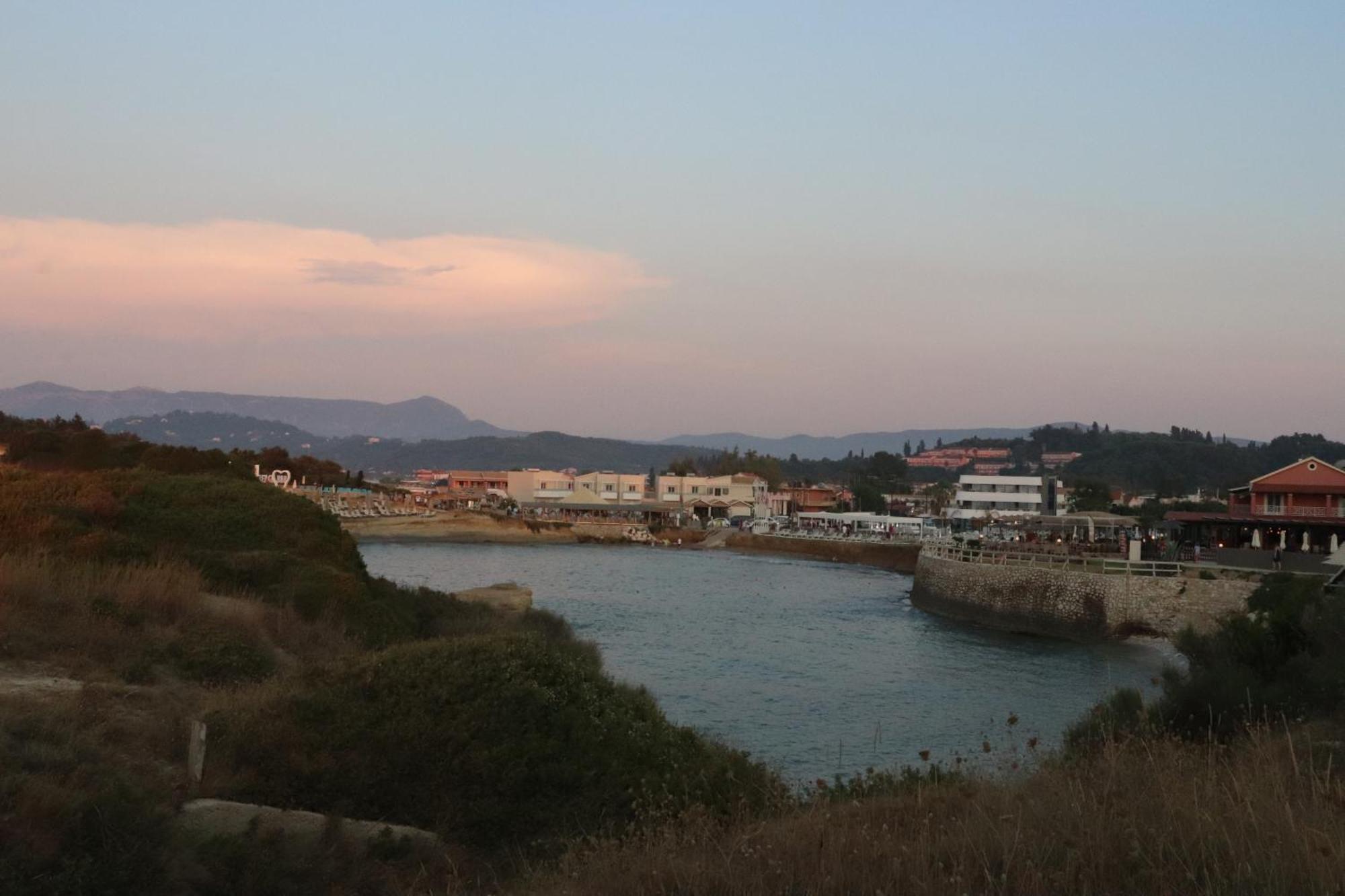 Beautiful Nearby Beach House With Garden, Private Pool And Large Yard Sidárion Exterior foto