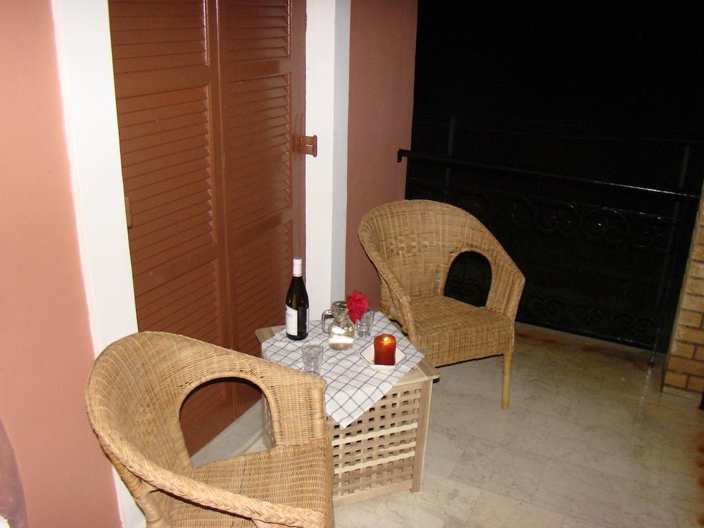 Beautiful Nearby Beach House With Garden, Private Pool And Large Yard Sidárion Habitación foto