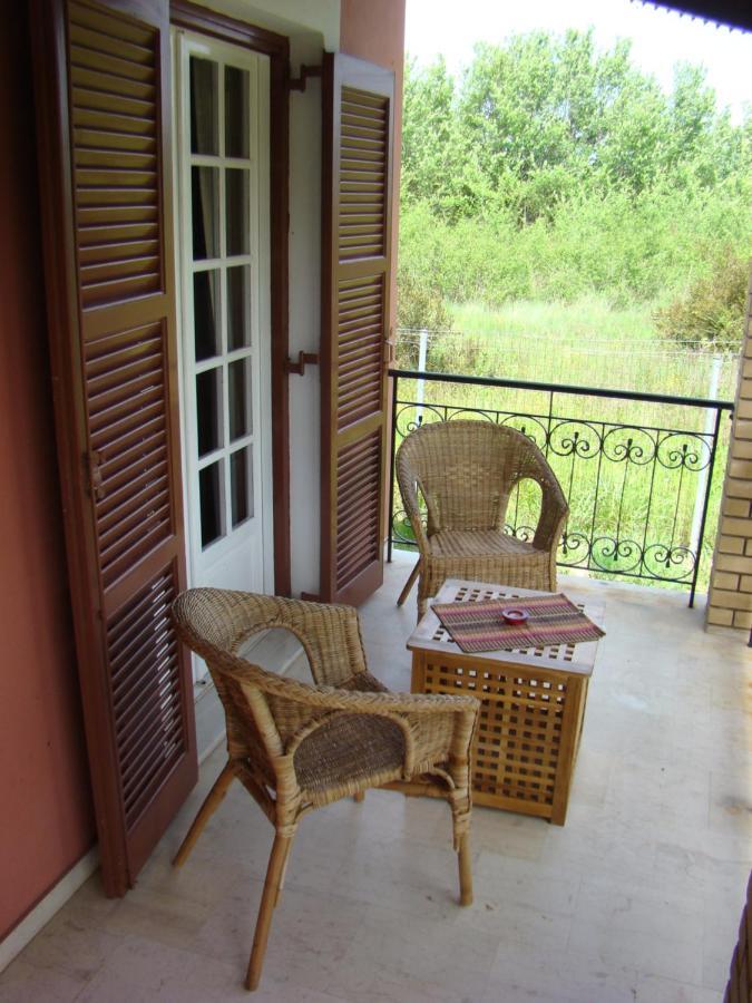 Beautiful Nearby Beach House With Garden, Private Pool And Large Yard Sidárion Habitación foto